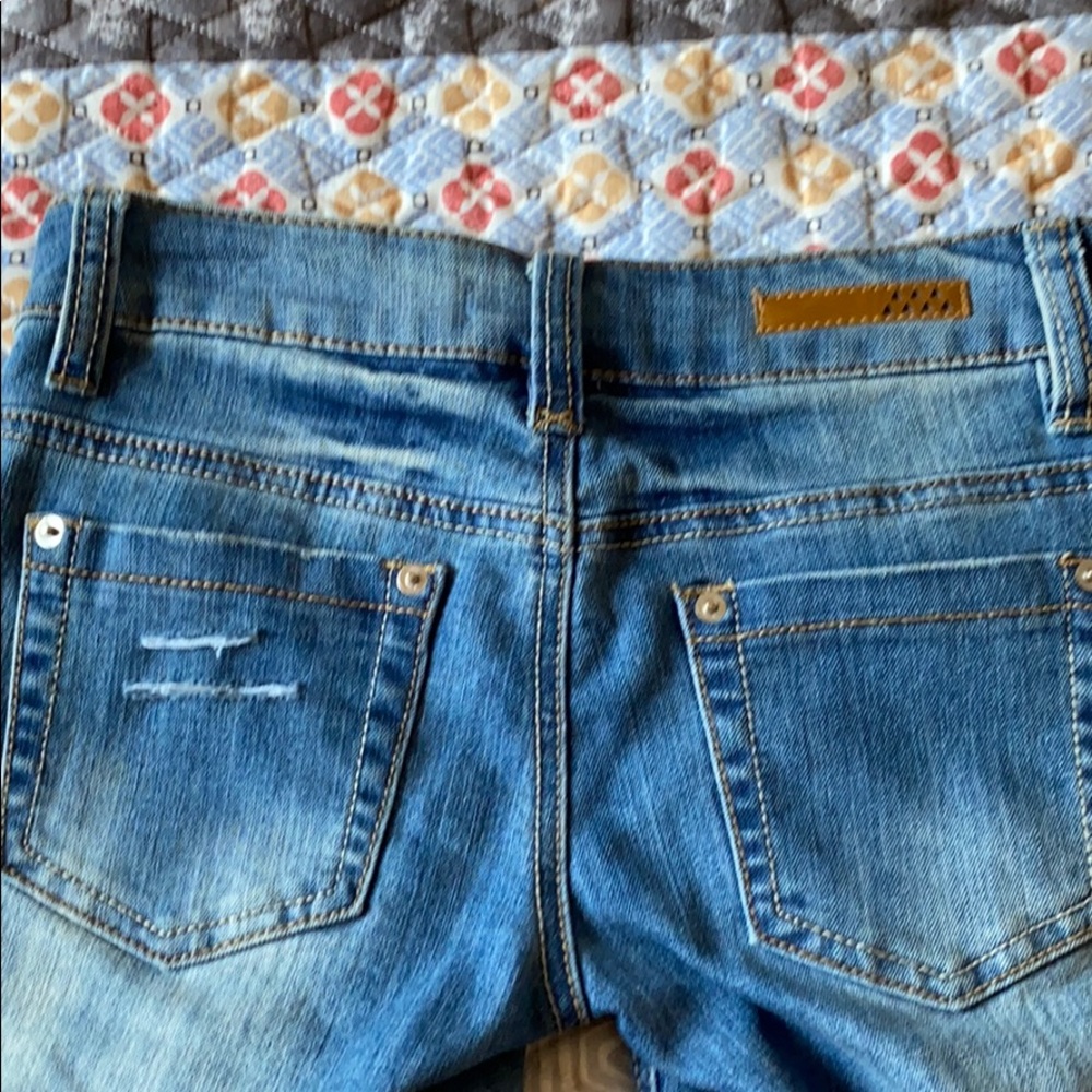 Distressed jeans - Picture 3 of 3